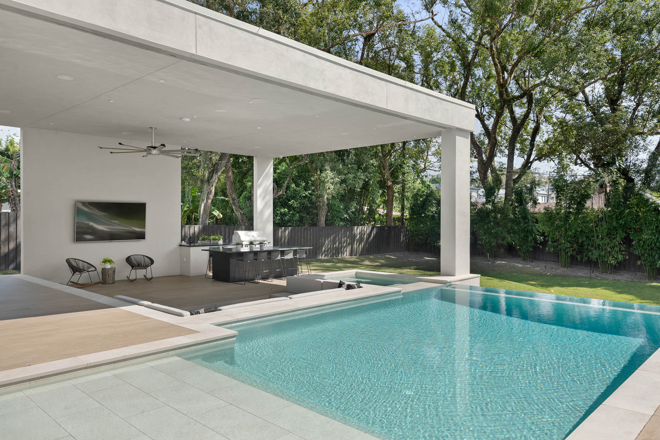 AMK Pools — Luxury Aquatic Design