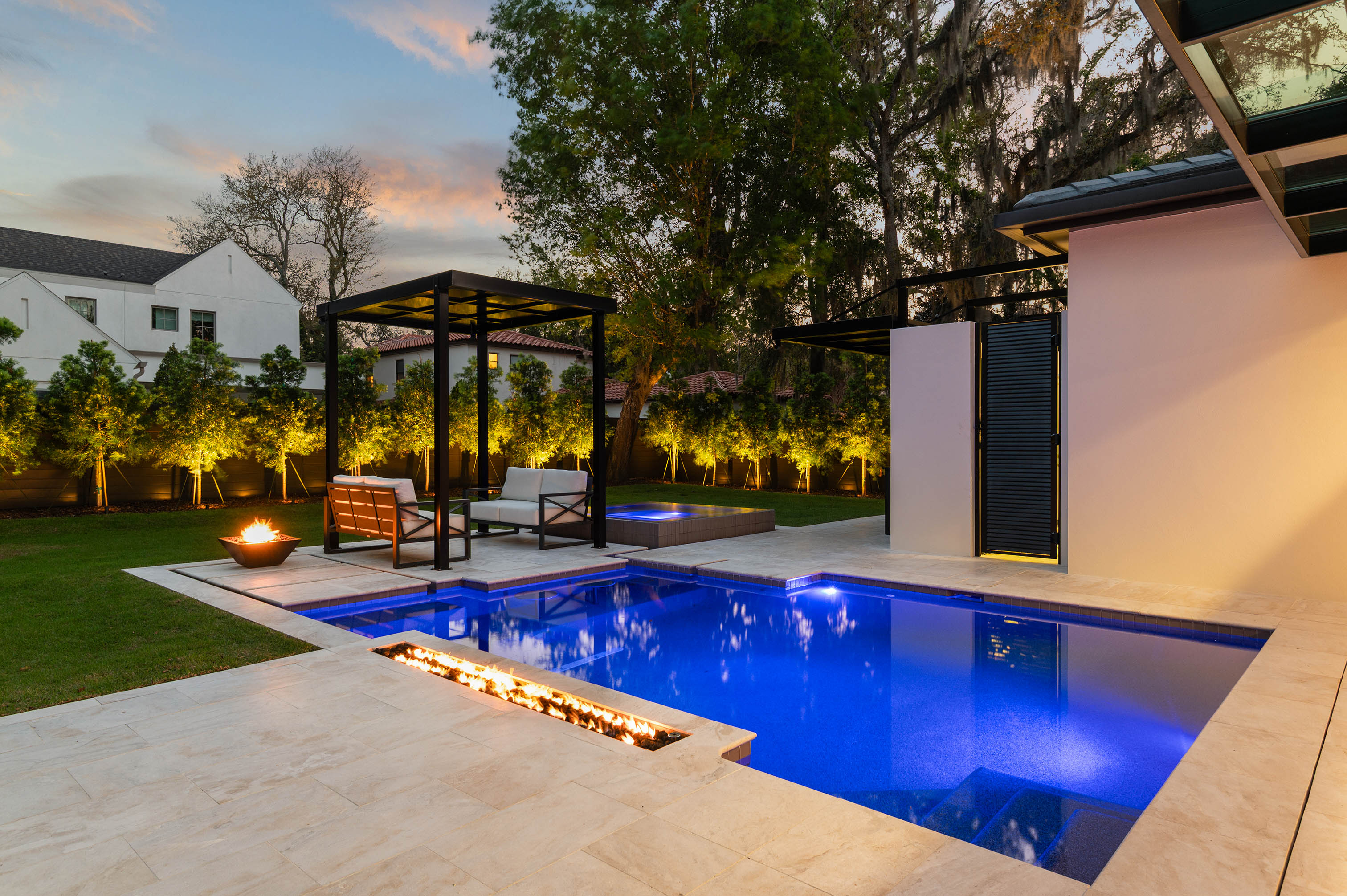 AMK Pools — Luxury Aquatic Design