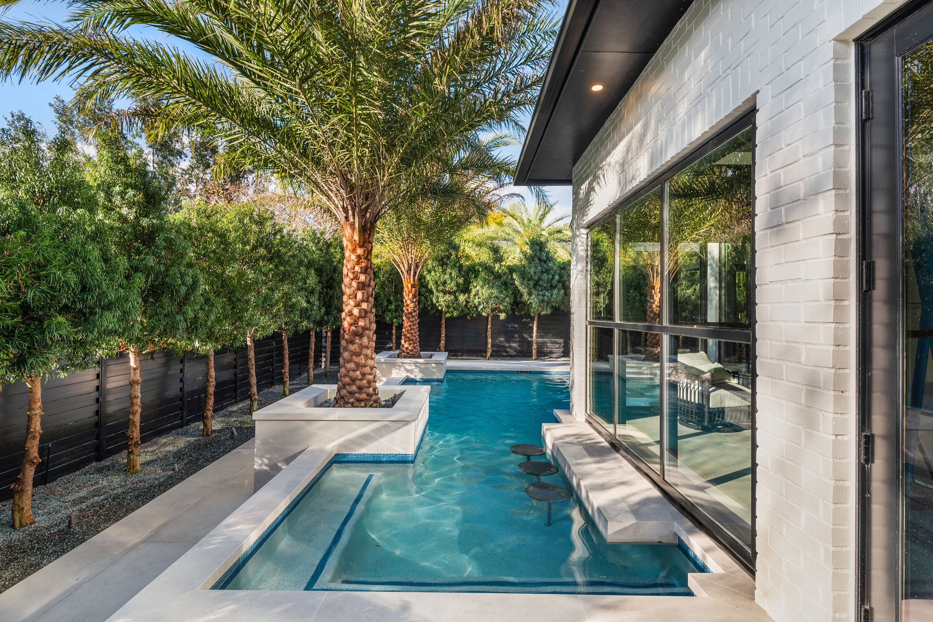 AMK Pools — Luxury Aquatic Design